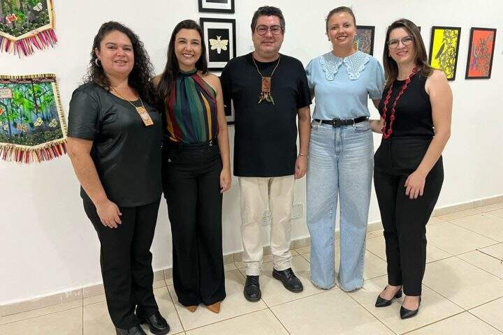Curadora Wadna Salles, 2ª Dama Fernanda Benítez, Moysés Chama, 1ª Dama Elaine Mura, Secretaria de Turismo e Cultura Lígia Felipe